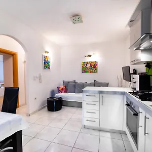 apartman-kira.splithotels.org/